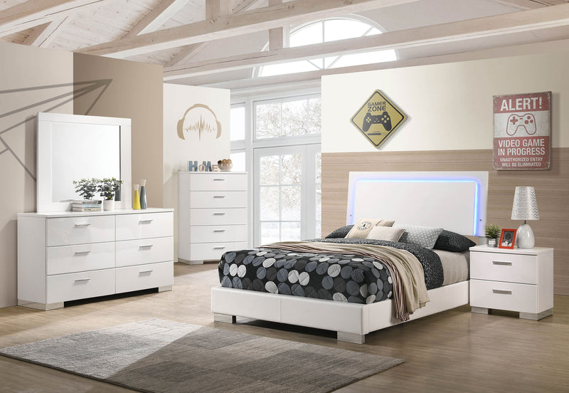 Cama Felicity con panel e iluminación LED