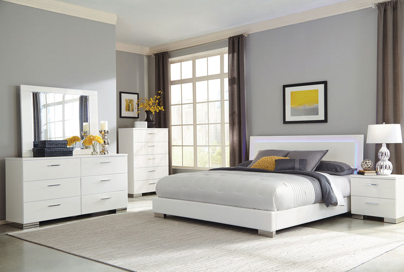 Cama Felicity con panel e iluminación LED