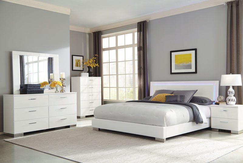 Cama Felicity con panel e iluminación LED