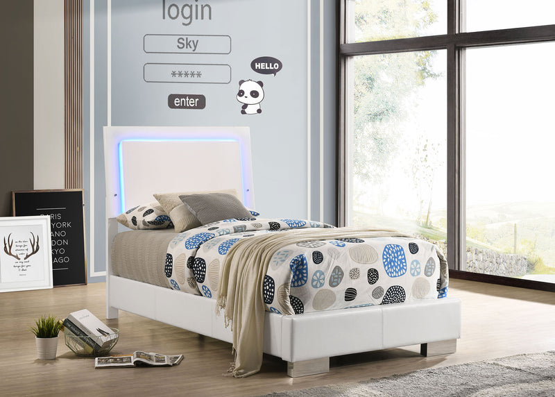 Cama Felicity con panel e iluminación LED