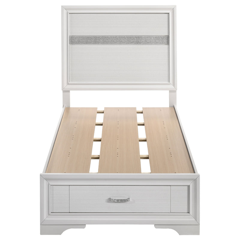 Cama con plataforma y almacenamiento Miranda Panel