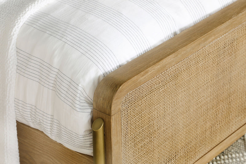 Cama con paneles Arini