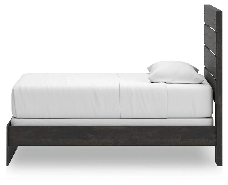 Cama Hollivern