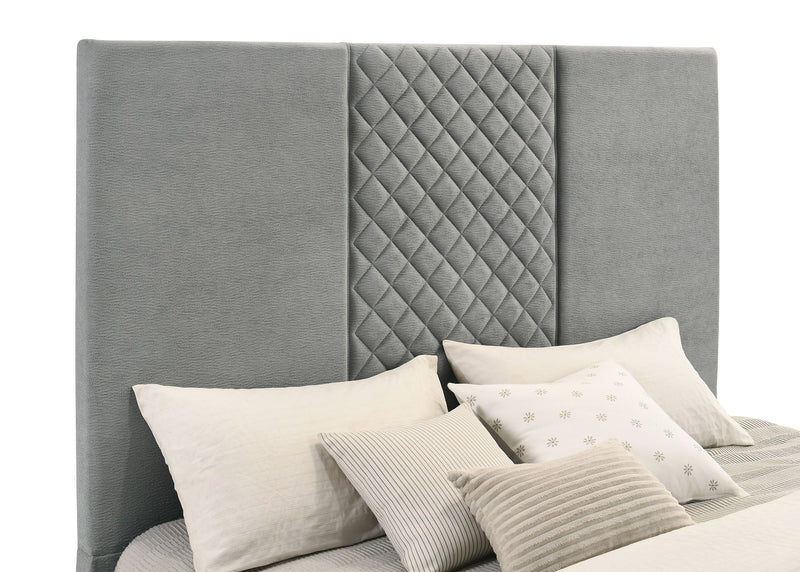 Cama con TV de panel Tara