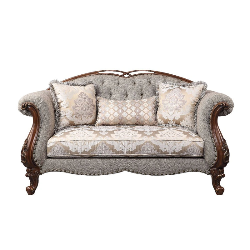 Loveseat w/3 Pillows