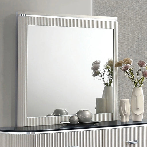 Aldgate Mirror