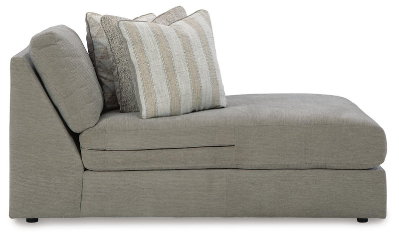 Sofá seccional Avaliyah con chaise longue