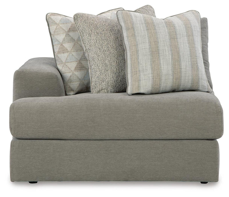 Sofá seccional Avaliyah con chaise longue