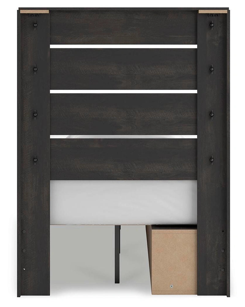 Cama Hollivern