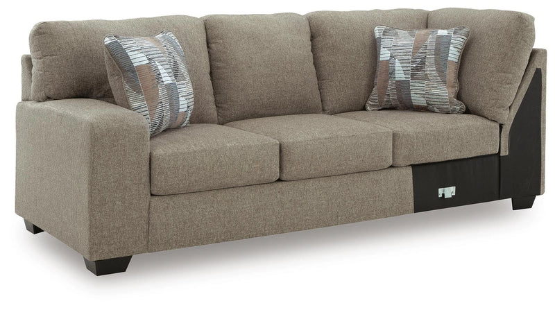 Seccional con chaise Newellen Sleeper