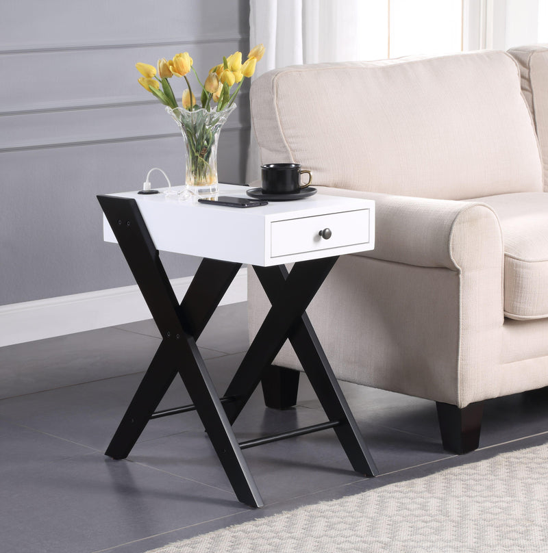 Mesa auxiliar Fierce blanca y negra (base de carga USB)