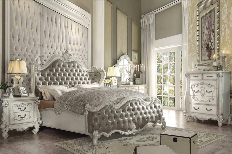 Cama Eastern King Versailles gris vintage de PU y blanco hueso