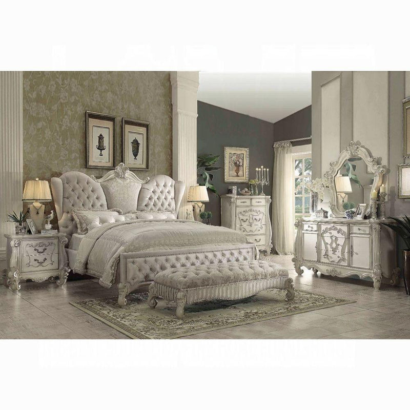 Cama Queen Versalles de Terciopelo Color Marfil y Blanco Hueso