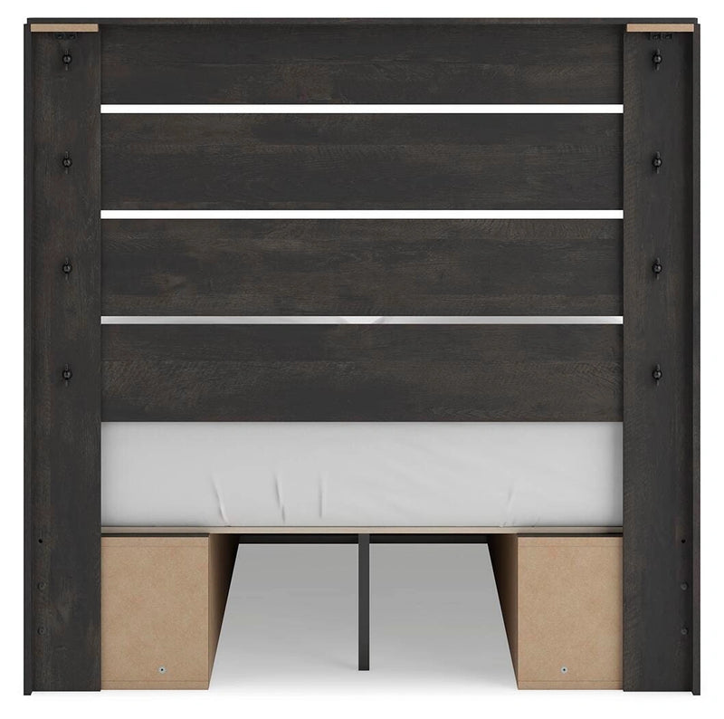 Cama Hollivern