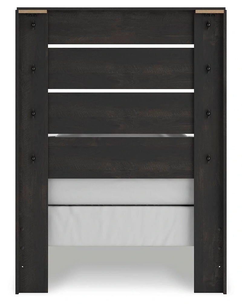 Cama Hollivern
