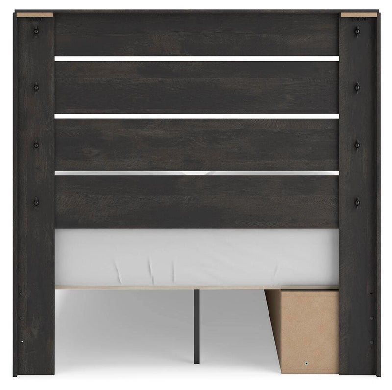 Cama Hollivern