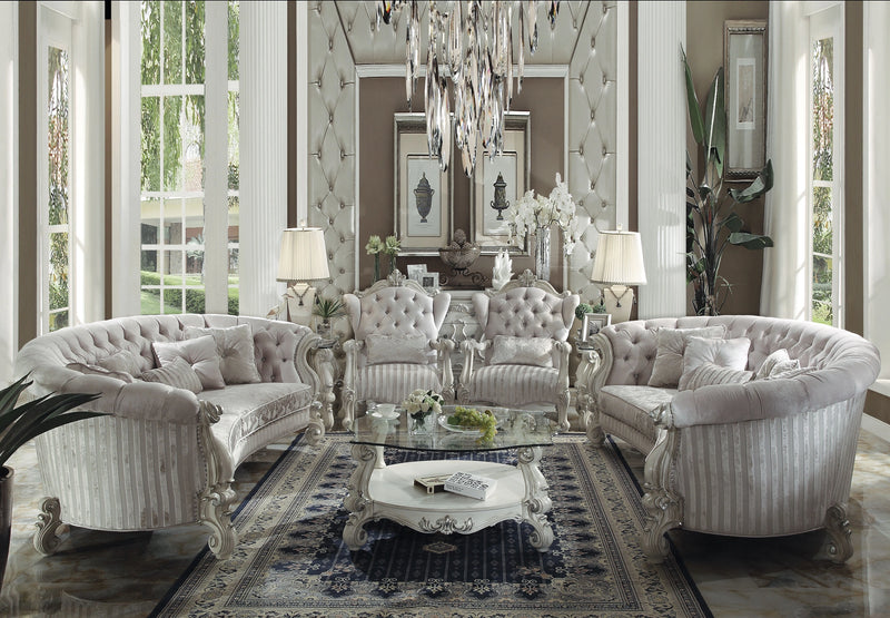 Sofá de terciopelo marfil y blanco hueso Versailles con 5 almohadas