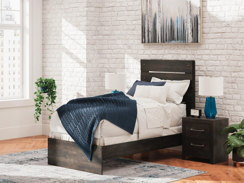 Cama Hollivern